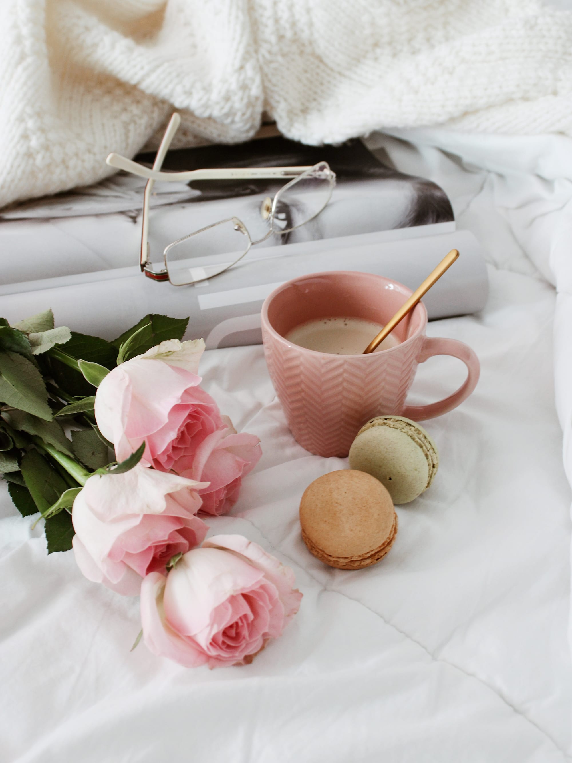 Roses with macarons